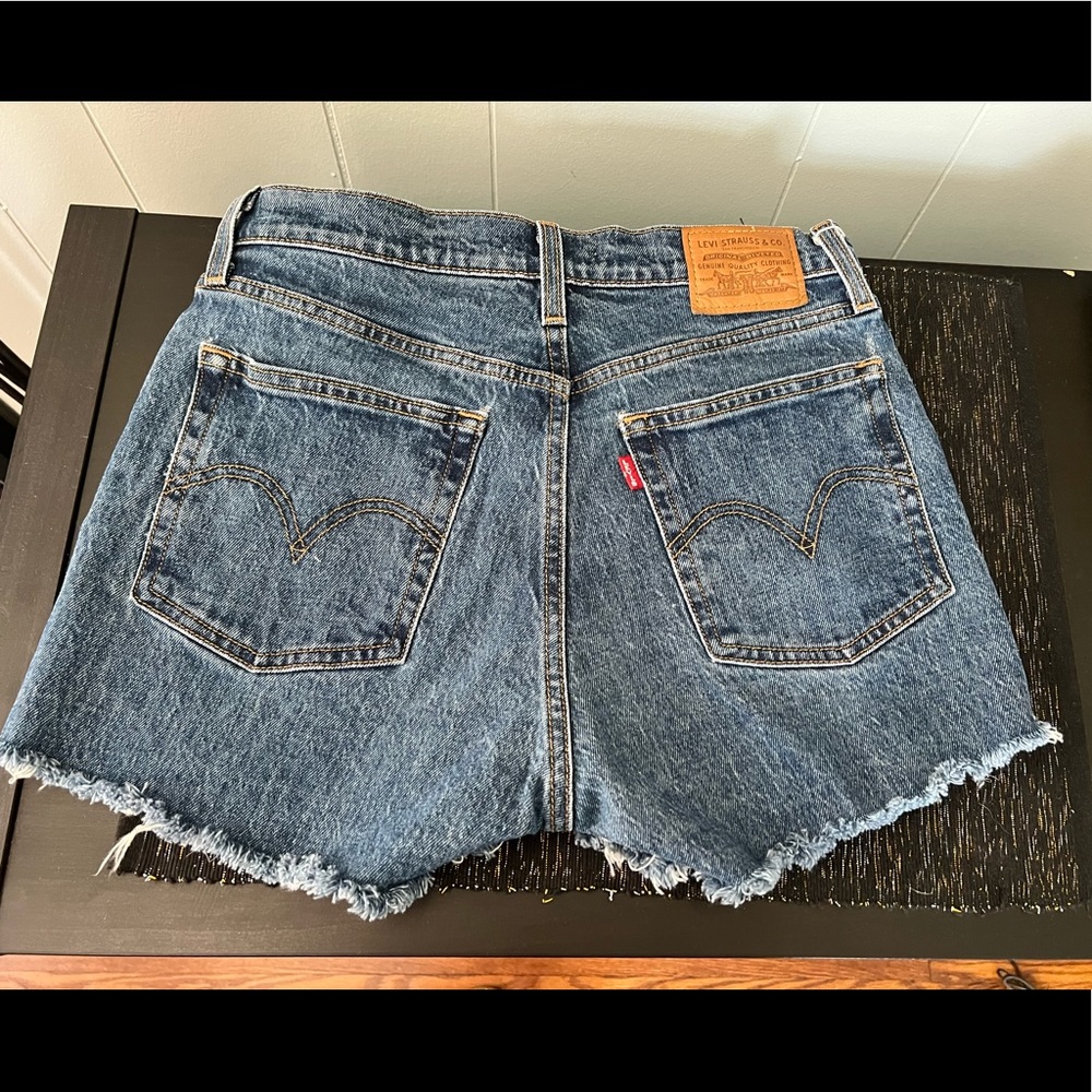 Levi’s Wedgie Straight Jean Shorts